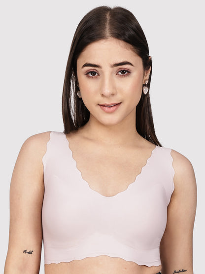 Women Seamless Padded Full Coverage Pull-on Bra with Scalloped Neckline