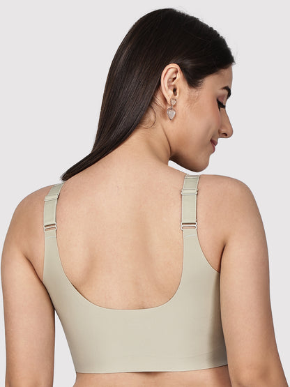 Women Seamless Padded Full Coverage Pull-on Bra with Scalloped Neckline
