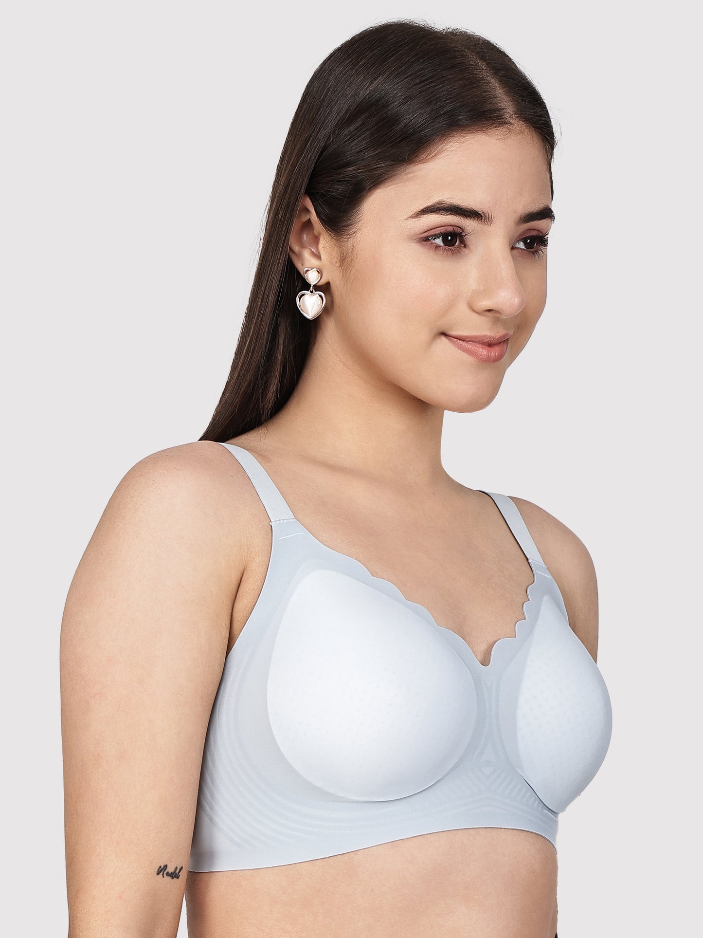 Women Seamless Padded Full Coverage Bra with Scalloped Neckline