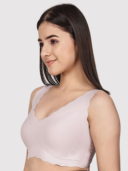Women Seamless Padded Full Coverage Pull-on Bra with Scalloped Neckline