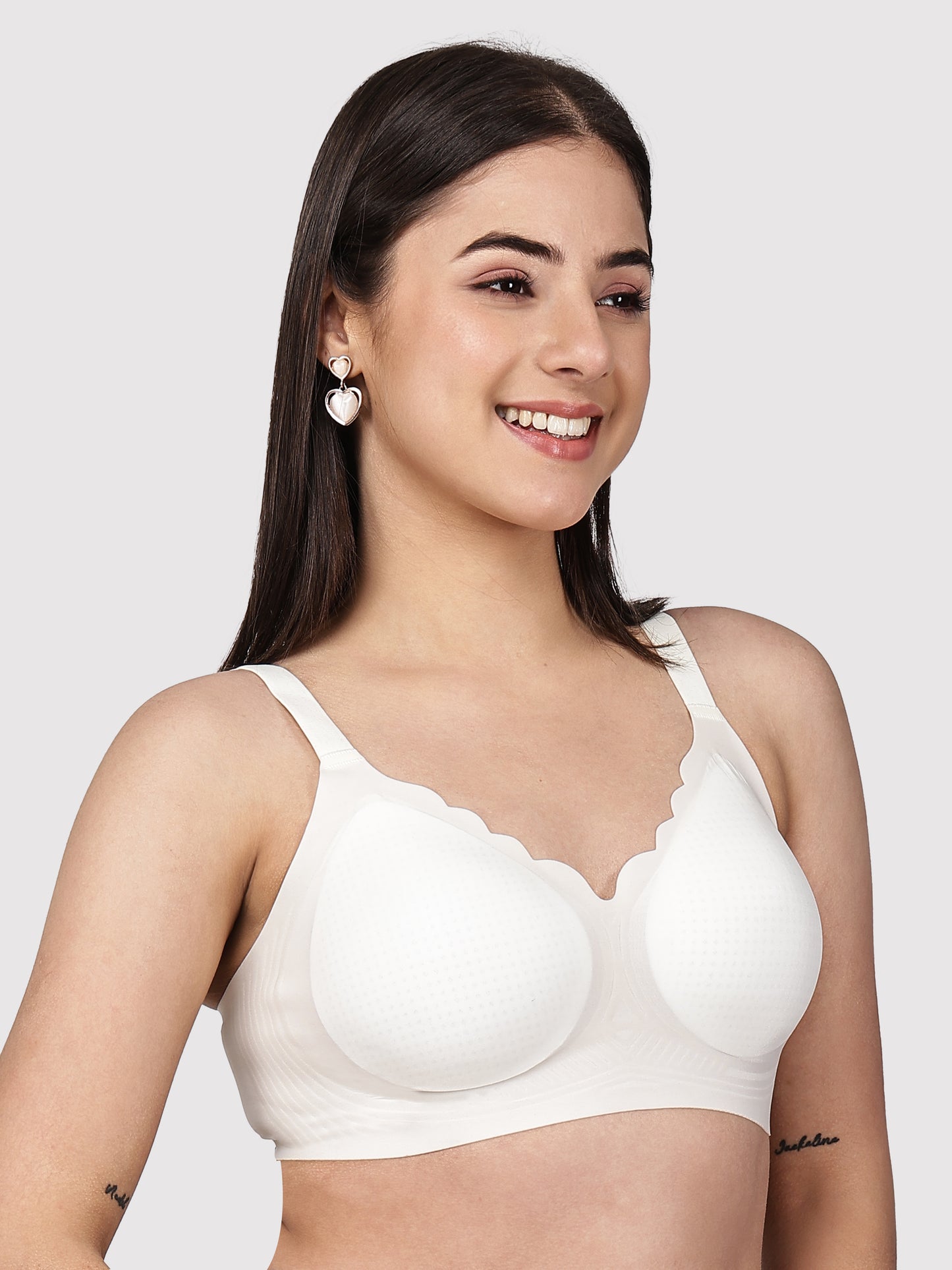 Women Seamless Padded Full Coverage Bra with Scalloped Neckline