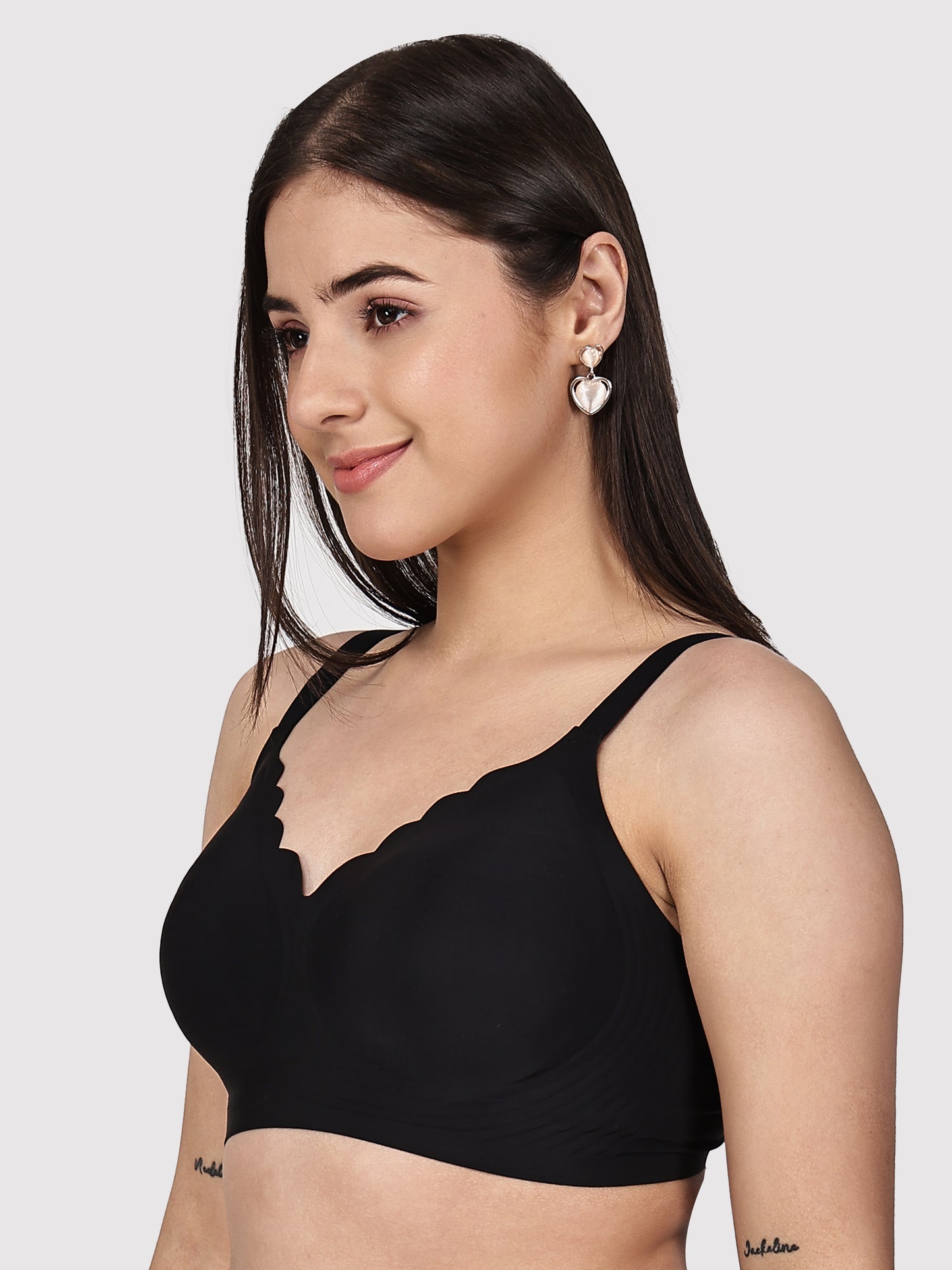 Women Seamless Padded Full Coverage Bra with Scalloped Neckline