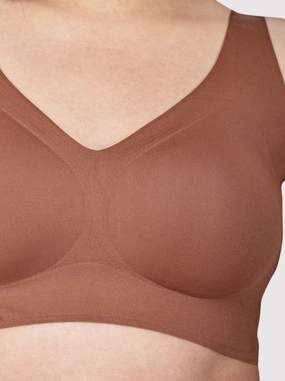 Women Seamless Padded Full Coverage Pull-on Bra with Scalloped Neckline