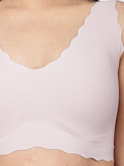 Women Seamless Padded Full Coverage Pull-on Bra with Scalloped Neckline